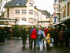 Musek Eselen Gebai Chrëschtmaart 22.12.2001